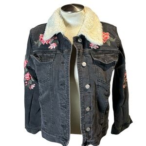 PacSun Black Denim Jacket with Floral Embroidery and White Faux  shearling M